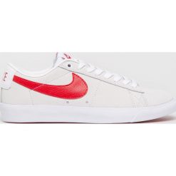 Nike - Buty SB Zoom Blazer Low GT. Białe buty sportowe damskie Nike, bez wzorów, ze skóry, sportowe, nike zoom. W wyprzedaży za 199,90 zł.