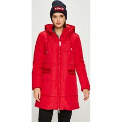 Tommy Hilfiger - Kurtka. Czerwone kurtki damskie TOMMY HILFIGER, s, bez wzorów, z elastanu, długie. W wyprzedaży za 599,90 zł.
