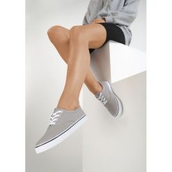 Szare Tenisówki Technological. Szare trampki i tenisówki damskie Renee, bez wzorów, bez zapięcia. W wyprzedaży za 54,99 zł.