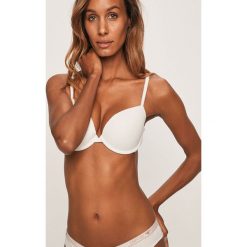 Emporio Armani - Biustonosz. Czarne biustonosze Emporio Armani, z haftami, z elastanu. W wyprzedaży za 179,90 zł.