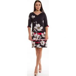 Sukienka w kwiaty czarny. Czarne sukienki damskie N/A, plus size, w kwiaty, bez kołnierzyka, plus size, bez rękawów. Za 166,31 zł.