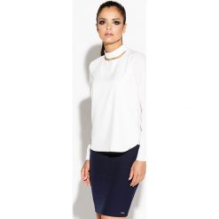 Ecru Bluzka z Ozdobnymi Wycięciami. Bluzki damskie Molly.pl, s, bez wzorów, eleganckie, z klasycznym kołnierzykiem, z długim rękawem. Za 149,90 zł.