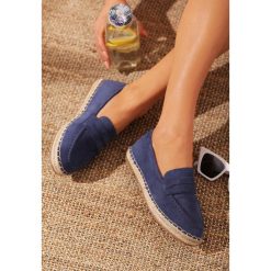 Niebieskie Espadryle Appealingness. Niebieskie espadryle damskie Born2be, bez wzorów, bez obcasa, na płaskiej podeszwie. Za 69,99 zł.