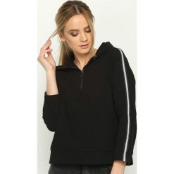 Czarna Bluza Monkey. Czarne bluzy rozpinane damskie Born2be, uniwersalny, z kapturem. Za 59,99 zł.