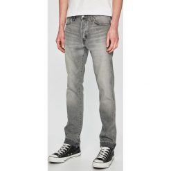 Wrangler - Jeansy Spencer. Szare jeansy męskie Wrangler, l, bez wzorów, z obniżonym stanem. W wyprzedaży za 229,90 zł.