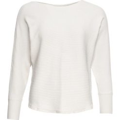 Sweter w prążek "oversize" bonprix kremowy. Białe swetry damskie bonprix, bez wzorów, bez rękawów, bez kaptura. Za 69,99 zł.