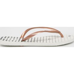 Havaianas - Japonki. Białe klapki damskie Havaianas, bez wzorów, z gumy, bez obcasa, na obcasie. W wyprzedaży za 59,90 zł.