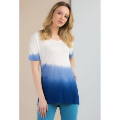 Cieniowana bluzka z wiązaniem. T-shirty damskie Monnari, bez wzorów, wakacyjne, z dekoltem na plecach. Za 49,95 zł.