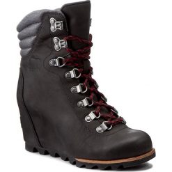 Botki SOREL - Conqest Wedge NL2337 Black/Dark Grey 010. Czarne botki damskie na obcasie marki Sorel, z gumy. W wyprzedaży za 439,00 zł.