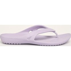 Crocs - Japonki. Czarne klapki damskie Crocs, bez wzorów, z gumy, bez obcasa, na obcasie. Za 89,90 zł.