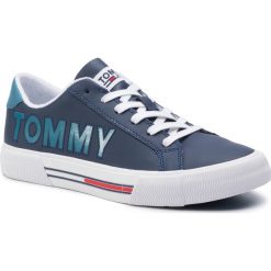 Sneakersy TOMMY JEANS - Cut Out Tommy Jeans Sneaker EM0EM00291 Ink 006. Niebieskie sneakersy męskie Tommy Jeans, na co dzień, bez wzorów, z jeansu, eleganckie, bez zapięcia. W wyprzedaży za 349,00 zł.