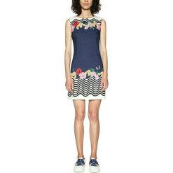 Desigual Kobiety ubierają Vest prudencia 18SWVWCL 5001 (rozmiar 40). Spódniczki damskie Desigual, na imprezę, na lato, bez wzorów. W wyprzedaży za 239,00 zł.