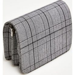 Torebka kuferkowa w kratkę. Torebki klasyczne damskie Moodo, w kratkę, bez dodatków. Za 49,99 zł.