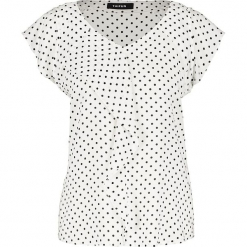 Koszulka w kolorze białym. Białe t-shirty damskie marki Taifun, w kropki. W wyprzedaży za 86,95 zł.