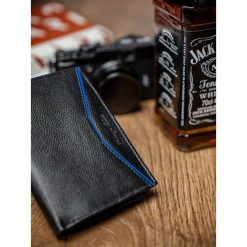 Portfel męski skórzany Always Wild N104-SHP czarny - CZARNY Z NIEBIESKIM. Niebieskie portfele męskie ALWAYS WILD, bez wzorów, ze skóry. Za 34,99 zł.
