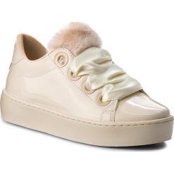 Sneakersy GUESS - FLURN3 PAF12 BEIGE. Brązowe półbuty damskie Guess, z tkaniny. W wyprzedaży za 329,00 zł.
