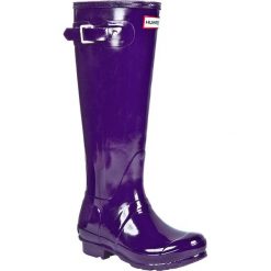 Kalosze HUNTER - W23616 Sovereign Purple. Fioletowe buty zimowe damskie marki Hunter, z gumy. Za 399,00 zł.