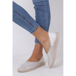 Beżowe półbuty skórzane slip on Maciejka 04078-04/00-0. Brązowe półbuty damskie marki Maciejka, bez wzorów, bez obcasa, bez zapięcia. Za 188,99 zł.