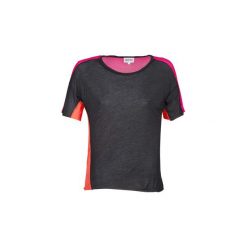 T-shirty z krótkim rękawem American Retro CAROLE. Czarne t-shirty damskie American Retro, bez wzorów, retro, bez kołnierzyka. W wyprzedaży za 129,50 zł.