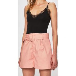 Glamorous - Szorty. Pomarańczowe szorty damskie Glamorous, s, w paski, z elastanu, casualowe. W wyprzedaży za 89,90 zł.