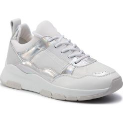 Sneakersy TOMMY HILFIGER - Lifestyle Iridescent Sneaker FW0FW04391 White/Iridescent 902. Białe półbuty damskie TOMMY HILFIGER, ze skóry ekologicznej. W wyprzedaży za 399,00 zł.