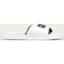 Calvin Klein Underwear - Klapki. Różowe klapki damskie Calvin Klein Underwear, bez wzorów, z gumy, bez obcasa, na obcasie. Za 179,90 zł.
