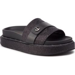 Klapki ICEBERG - Lady R 19EID1545A Nero. Czarne klapki damskie Iceberg, z aplikacjami, ze skóry, bez obcasa. Za 1429,00 zł.