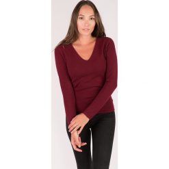 Kaszmirowy sweter w kolorze bordowym. Czerwone swetry damskie Just Cashmere, m, bez wzorów, z kaszmiru, bez rękawów, bez kaptura. W wyprzedaży za 239,95 zł.