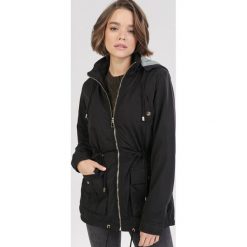 Czarna Kurtka Zarinysha. Czarne kurtki damskie Born2be, s, bez wzorów, bez kaptura. Za 159,99 zł.