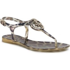 Sandały GUESS - Jaxx FL6JAX ELE21 LEOPA. Pomarańczowe klapki damskie Guess, z aplikacjami, z tworzywa sztucznego, bez obcasa, na obcasie. Za 379,00 zł.