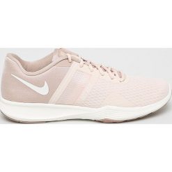 Nike - Buty City Trainer 2. Różowe buty sportowe damskie Nike, bez wzorów, z gumy, sportowe. Za 249,90 zł.