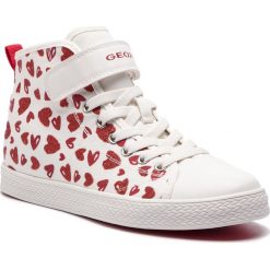 Trampki GEOX - J Ciak G. A J9204A 000AN C0050 D White/Red. Białe trampki dziewczęce Geox, z aplikacjami, z gumy, bez zapięcia. W wyprzedaży za 179,00 zł.