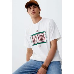 Koszulka „New York”. Białe koszulki męskie Pull&Bear, m, bez wzorów, bez kołnierzyka, z krótkim rękawem, krótkie. Za 39,90 zł.