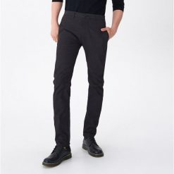 Spodnie chino - Czarny. Czarne spodnie męskie House, s, bez wzorów. Za 89,99 zł.