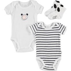 3-częściowy zestaw w kolorze białym. Białe body niemowlęce Schiesser Girls, w paski, z bawełny, bez rękawów. W wyprzedaży za 42,95 zł.