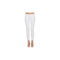 Jeansy skinny Wrangler ® Corynn Cropped Daybreak 27FYA26D. Białe jeansy damskie marki Wrangler, bez wzorów, z jeansu. Za 209,00 zł.
