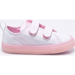 Converse - Tenisówki dziecięce. Szare buty dziewczęce sportowe marki Converse, z gumy, z okrągłym noskiem. W wyprzedaży za 159,90 zł.