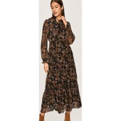 Answear - Sukienka. Czarne sukienki damskie ANSWEAR, na co dzień, s, w kwiaty, z poliesteru, casualowe, bez kołnierzyka, z długim rękawem, długie, maxi, rozkloszowane. W wyprzedaży za 139,90 zł.