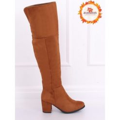 Muszkieterki na niskim obcasie camel 8B965 CAMEL. Brązowe kozaki damskie FunKee.pl, z zamszu, klasyczne, na niskim obcasie, na zamek. Za 169,99 zł.