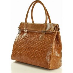 Torebka włoska kuferek skóra MAZZINI CORNELIA - camel. Brązowe kuferki damskie MAZZINI, w paski, ze skóry. Za 299,00 zł.