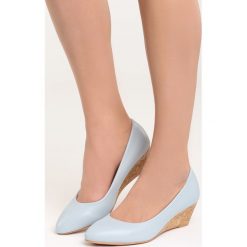 Niebieskie Koturny Rule the World. Niebieskie buty ślubne damskie marki Born2be, na niskim obcasie, na koturnie. Za 79,99 zł.