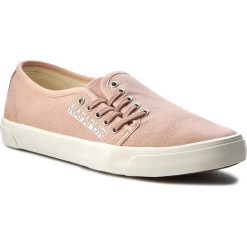 Tenisówki NAPAPIJRI - Mia 14778784 Tea Rose N580. Różowe półbuty damskie marki Napapijri, bez wzorów, z gumy, bez zapięcia. W wyprzedaży za 159,00 zł.