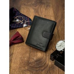 Czarny skórzany portfel męski poziomy 100% skóra. Czarne portfele męskie Merg Selection, bez wzorów, ze skóry. Za 39,00 zł.