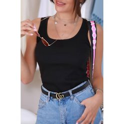 Top MEXA BLACK. Czarne bluzki damskie IVET, bez wzorów, z materiału, klasyczne, z klasycznym kołnierzykiem, bez rękawów. W wyprzedaży za 5,00 zł.