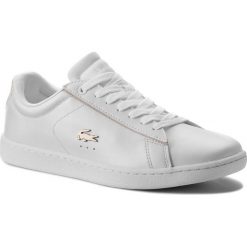 Sneakersy Lacoste Carnaby Evo 118 6 Spw 7-35SPW0013216. Białe półbuty damskie Lacoste, bez wzorów, bez obcasa, bez zapięcia. W wyprzedaży za 279,00 zł.