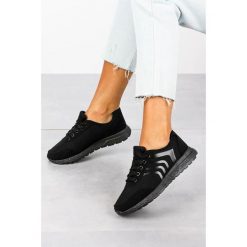 Czarne buty sportowe sznurowane casu jk-21b. Czarne buty sportowe damskie Casu, bez wzorów, sportowe. Za 49,99 zł.