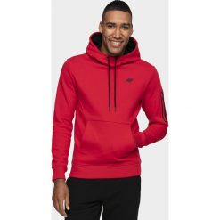 Bluza męska BLM070 - czerwony. Czerwone bluzy męskie xl, bez wzorów, z bawełny, z kapturem, bez rękawów, z kapturem. W wyprzedaży za 149,99 zł.