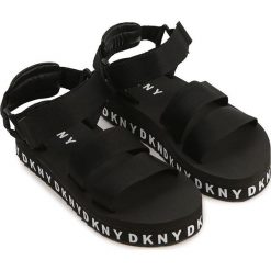 Dkny - Sandały dziecięce. Czarne sandały dziewczęce DKNY, z gumy, z okrągłym noskiem, bez zapięcia. W wyprzedaży za 269,90 zł.