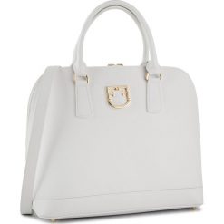 Torebka FURLA - Fantastica 1023657 B BWP3 Q26 Chalk. Białe torebki klasyczne damskie Furla, z aplikacjami, ze skóry, klasyczne, na ramię, zdobione, bez dodatków. Za 1815,00 zł.