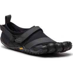 Buty VIBRAM FIVEFINGERS - V-Aqua 18M7301 Black. Czarne buty skate męskie marki Vibram Fivefingers, ze skóry ekologicznej, żeglarskie, vibram fivefingers. Za 499,99 zł.
